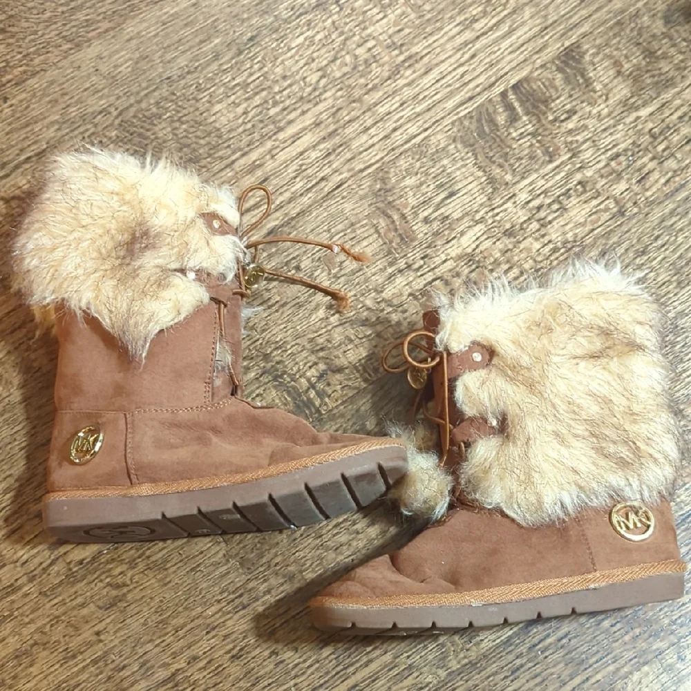 🌸 MK Michael Kors Brown Faux Fur Trim Faux Suede Lace Front Boot Little Girl 13